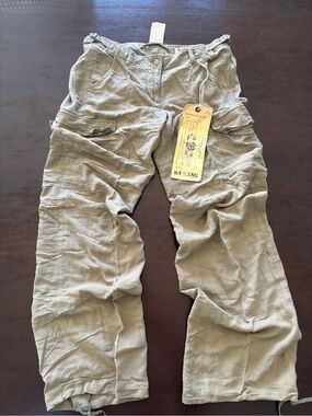 Da-Nang Olive Green Cargo Pants with Utility Pockets